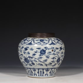 CHINESE MING DYNASTY BLUE AND WHITE WRAPPED BRANCH FLOWER PATTERN WRAPPED MOUTH JAR