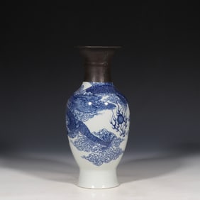 CHINESE MING DYNASTY BLUE AND WHITE DRAGON PATTERN WRAPPED MOUTH BOTTLE