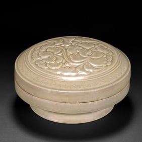 YAOZHOU WARE GREEN GLAZE FLOWER PATTERN LID BOX OF NORTHERN SONG DYNASTY, CHINA