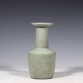 LONGQUAN WARE VASE WITH GREEN GLAZE, SOUTHERN SONG DYNASTY, CHINA