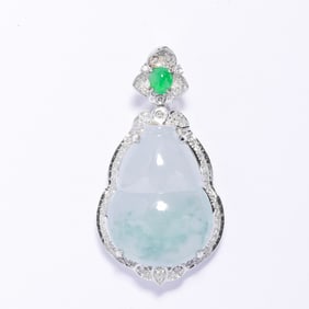 18K GOLD EMERALD PENDANT