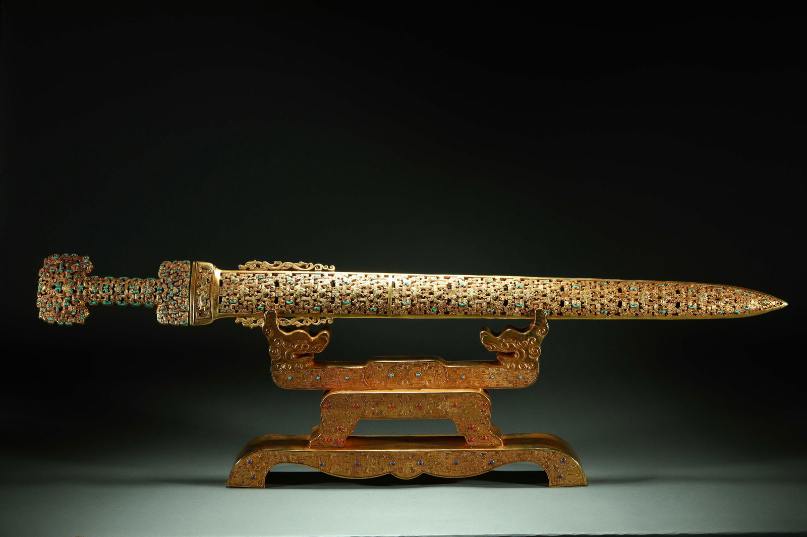CHINESE BRONZE GILT SWORD, HAN DYNASTY (1 of 10)