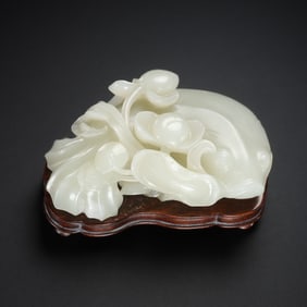 Chinese Qing Dynasty Hetian white jade fish-shaped ornaments