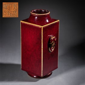 Chinese red-glazed square vase with double doors, Qianlong period, Qing Dynasty