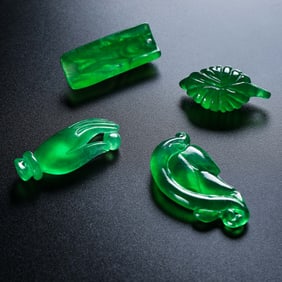 A set of jadeite necklaces from the Qing Dynasty, China