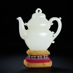 Chinese Qing Dynasty Hetian White Jade Gourd Ewer