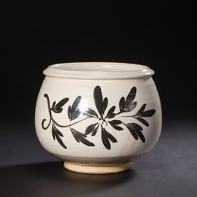 Chinese Northern Song Dynasty Cizhou kiln white ground black flower jar