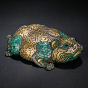 Auspicious beasts inlaid with gold, silver and turquoise during the Warring States Period of China