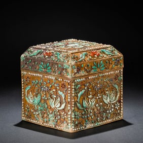 Chinese Han Dynasty Silver Gilded Gemstone Square Covered Box