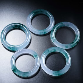 A set of jadeite jewellery bracelets from the Qing Dynasty, China