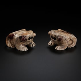 A pair of Chinese Han Dynasty jade toads