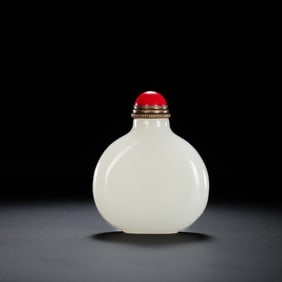 Chinese Qing Dynasty Hetian White Jade Snuff Bottle