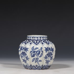 Blue and white flower pattern jar from the Xuande period of the Ming Dynasty, China