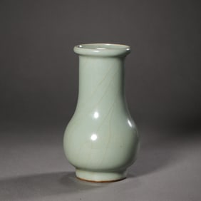 Chinese Southern Song Dynasty Longquan Kiln Green Glaze Alcohol Bottle