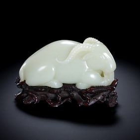 Chinese Qing Dynasty Hetian White Jade Sheep Zun