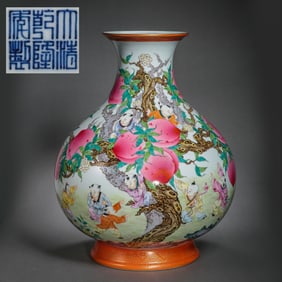 Chinese Qing Dynasty Qianlong period Famille rose longevity peach pattern vase