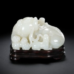 Chinese Qing Dynasty Hetian White Jade Auspicious Beast