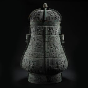 Bronze ware with animal faces from the Shang and Zhou dynasties in China