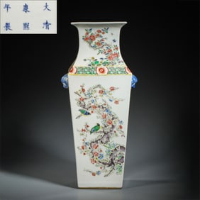 Chinese Qing Dynasty Kangxi Period Double-sleeved Square Vase with Flower and Bird Patterns