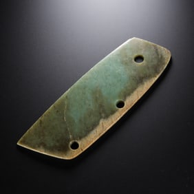 Three-hole jade knife of Qijia culture in Neolithic China