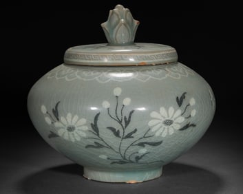 Korean Goryeo Celadon Covered Jar with Black and White Inlaid Floral Pattern