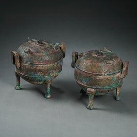 pair of bronze tripods with lids from the Warring States Period of China