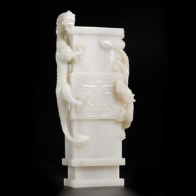 Chinese Qing Dynasty Hetian white jade double dragon square vase