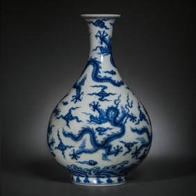 Chinese Ming Dynasty Blue and White Dragon Pattern Jade Pot
