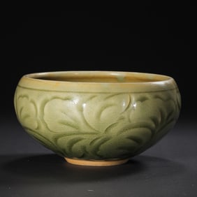 Chinese Northern Song Dynasty Yaozhou kiln green-glazed carved bowl