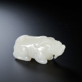 Chinese Qing Dynasty Hetian White Jade Auspicious Beast