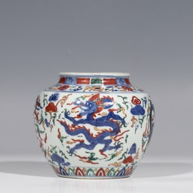 Chinese Ming Dynasty Jiajing period five-color dragon-patterned jar