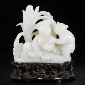 Chinese Qing Dynasty Hetian white jade figurine with two children