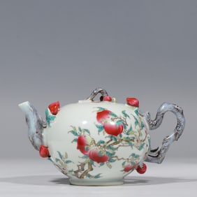 Chinese Qing Dynasty Qianlong period Famille rose longevity peach pattern pot