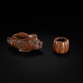 A set of Chinese Qing Dynasty horn thumb rings and double animal ear washbasins