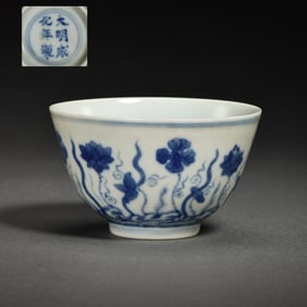 Blue and white flower pattern bowl from the Chenghua period of the Ming Dynasty, China