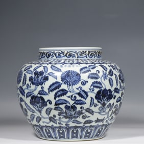 Blue and white flower pattern jar from the Xuande period of the Ming Dynasty, China