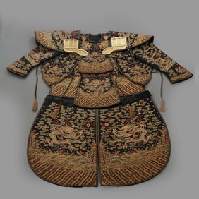 Chinese Qing Dynasty silk dragon-patterned armor