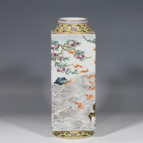 Chinese Qing Dynasty Qianlong period famille rose square vase