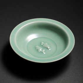 Chinese Southern Song Dynasty Longquan kiln green glaze double fish washbasin