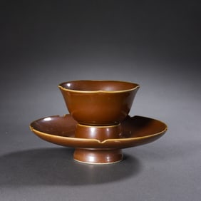 A set of Chinese Northern Song Dynasty red glaze flower-shaped saucers