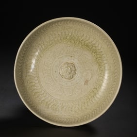 Chinese Sui Dynasty Xiangzhou Kiln Celadon Plate with Flower Pattern