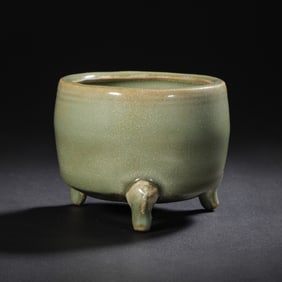 Chinese Southern Song Dynasty Longquan kiln green glaze tripod censer