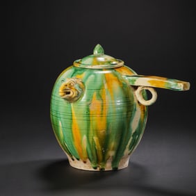 Chinese Tang Dynasty three-color single-handle pot
