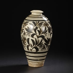 Chinese Northern Song Dynasty Cizhou kiln white bottom black flower plum vase