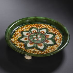 Chinese Tang Dynasty Tricolor Tripod Plate with Precious Flowers