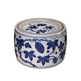Blue and white cricket jar with melon and fruit pattern, Xuande period, Ming Dynasty, China