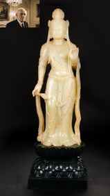 Chinese Qing Dynasty Hetian Jade Guanyin Standing Statue