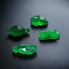 A set of Chinese Qing Dynasty jewellery jade pendants