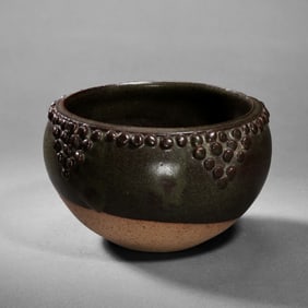 Chinese Sui Dynasty Tea-leaf Glaze Drum-nail Pattern Bowl