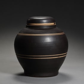 Chinese Song Dynasty black glazed jar with string pattern